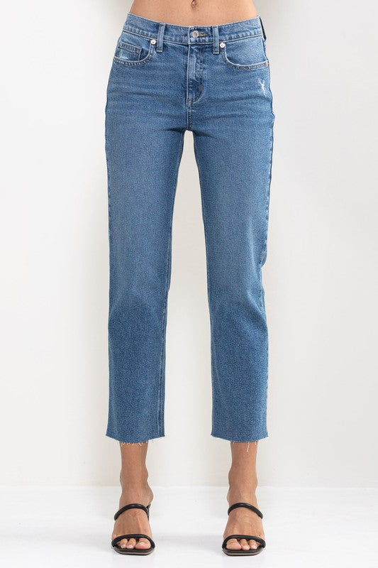 MID RISE SLIM STRAIGHT JEANS IN VINTAGE MEDIUM